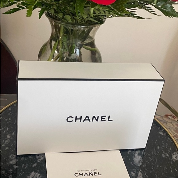 Chanel Logo CC Classic Long Leather Zip Wallet Authentication card, Box & chain. - Picture 5 of 17